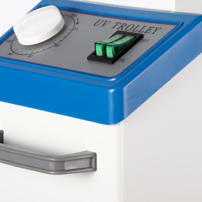 vehículo médico ligero UVC 4 del desinfectante de la carretilla ULTRAVIOLETA de la desinfección del aire 30w